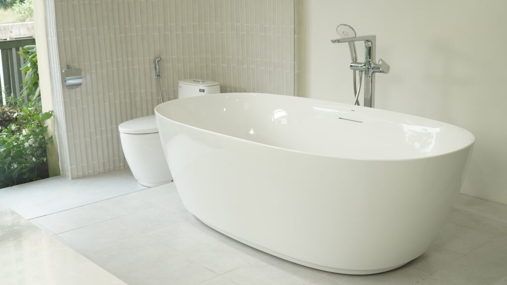 standalone bathtub in an Ohio bathroom